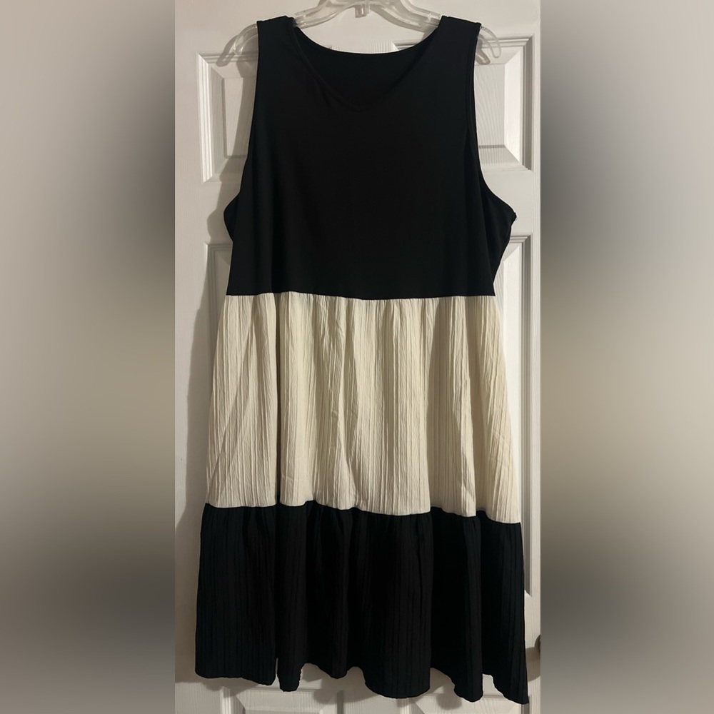 SHEIN Black and White Colorblock Mini Dress